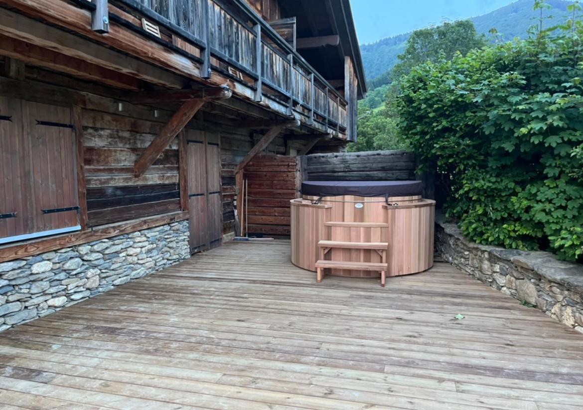Le Chalet Du Cret - 8 Pers, Tout Confort Avec Jacuzzi Notre-Dame-de-Bellecombe Exterior photo